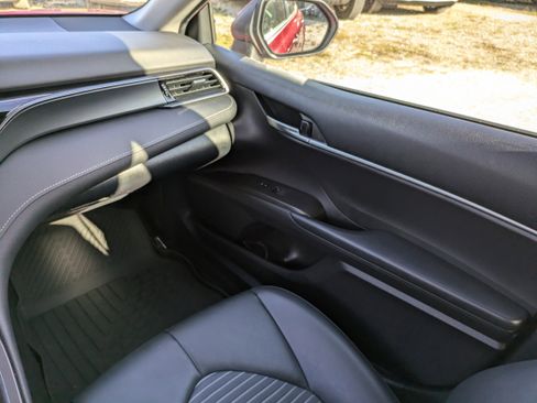 Used 2023 Toyota Camry SE FWD image 18