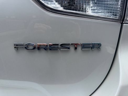 Used 2021 Subaru Forester Premium AWD/4WD image 10