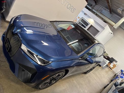 Used 2025 BMW iX xDrive50 w/ Premium Package image 43