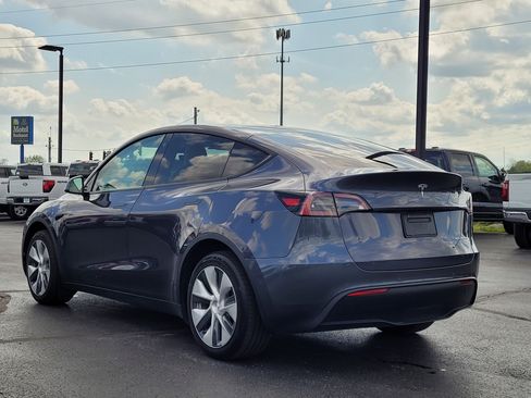 Used 2022 Tesla Model Y Long Range image 6