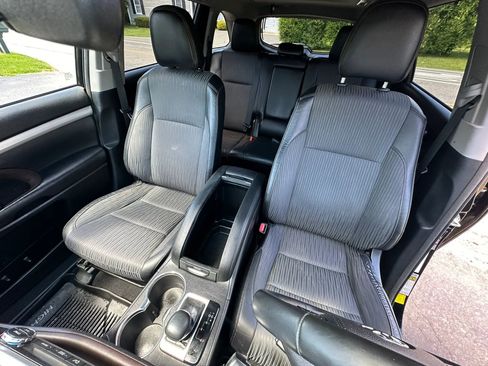 Used 2018 Toyota Highlander Plus w/ Protection Package #3 AWD/4WD image 14