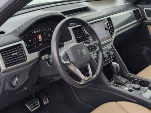 Used 2022 Volkswagen Atlas Cross Sport SEL R-Line image 8