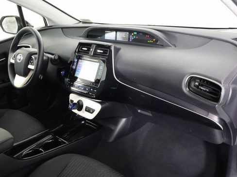 Used 2018 Toyota Prius Three FWD image 9