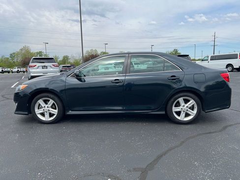 Used 2014 Toyota Camry SE w/ Protection Package FWD image 3