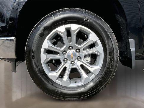 New 2026 Chevrolet Silverado 1500 LTZ w/ LTZ Premium Package AWD/4WD image 11