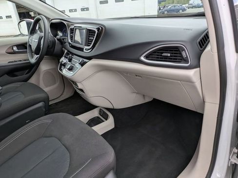 Used 2023 Chrysler Voyager LX FWD image 26