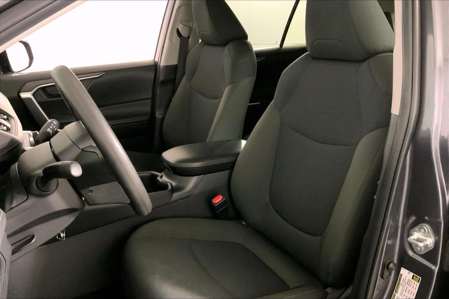Used 2025 Toyota RAV4 LE AWD/4WD image 22