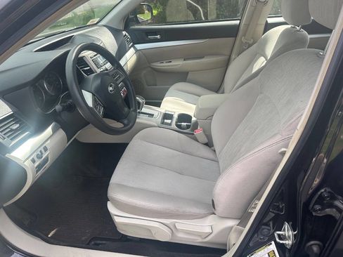 Used 2013 Subaru Outback 2.5i image 11