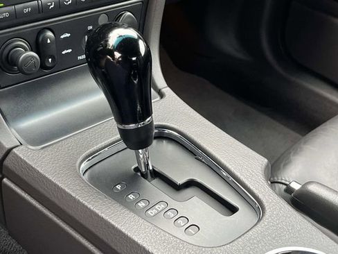 Used 2002 Ford Thunderbird Base image 25