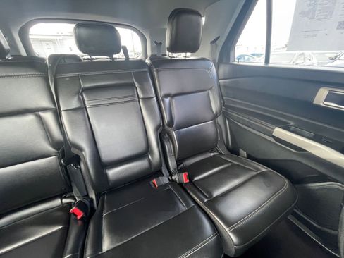 Used 2024 Ford Explorer XLT w/ Equipment Group 202A image 34