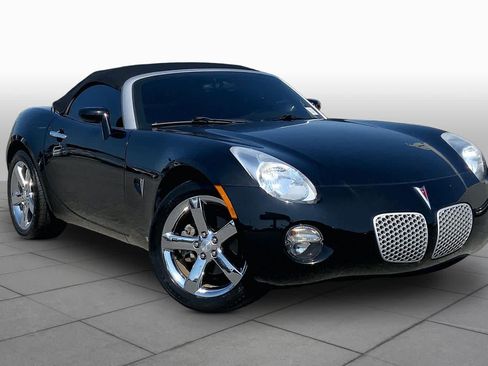 Used 2007 Pontiac Solstice Convertible w/ Premium Package RWD image 2