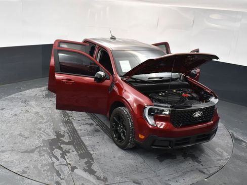 Used 2025 Ford Maverick Lariat w/ Black Appearance Package image 21