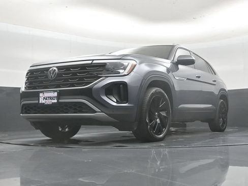 Used 2024 Volkswagen Atlas Cross Sport SE FWD image 51