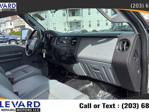 Used 2015 Ford F550 4x4 Regular Cab Super Duty image 34