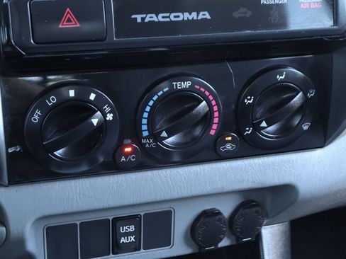 Used 2015 Toyota Tacoma PreRunner w/ TRD Off-Road Package RWD image 28