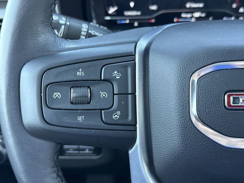 Used 2022 GMC Yukon SLT w/ SLT Premium Package image 18