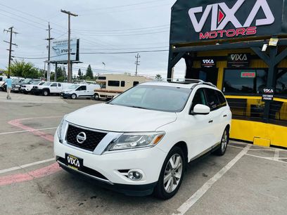 Used 2014 Nissan Pathfinder Platinum w/ Platinum Premium Package