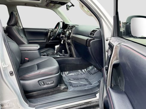 Used 2018 Toyota 4Runner TRD Off-Road Premium image 28