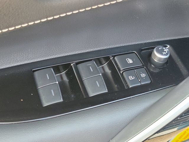 Used 2021 Toyota Corolla XSE FWD image 23