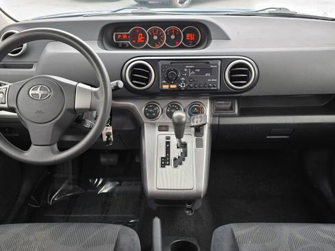 Used 2012 Scion xB FWD image 18