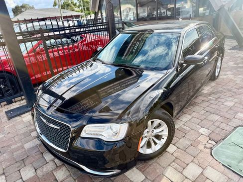 Used 2015 Chrysler 300 Limited w/ 300 Premium Group RWD image 2