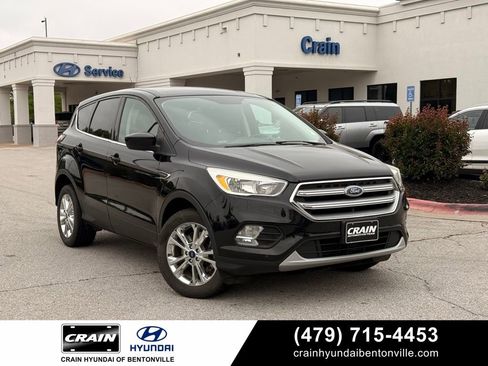 Used 2017 Ford Escape SE AWD/4WD image 1