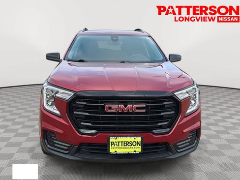 Used 2023 GMC Terrain SLE w/ Driver Convenience Package FWD image 2