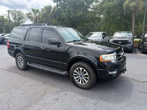 Used 2017 Ford Expedition XLT RWD image 1