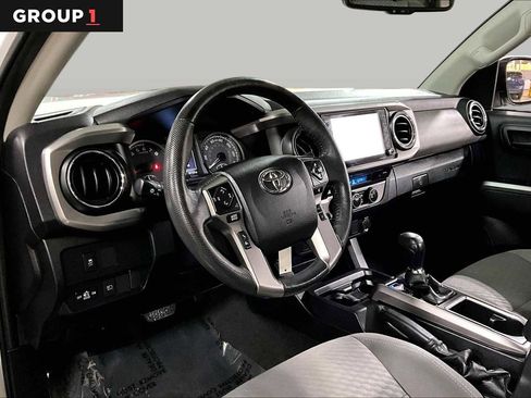 Used 2021 Toyota Tacoma SR5 AWD/4WD image 18
