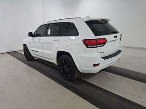 Used 2018 Jeep Grand Cherokee Altitude AWD/4WD image 7