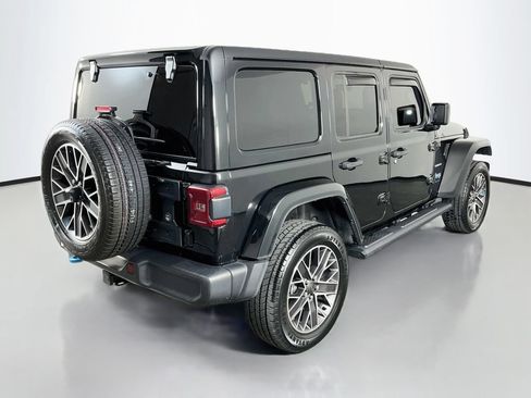 Used 2023 Jeep Wrangler Unlimited Sahara w/ Cold Weather Group AWD/4WD image 6