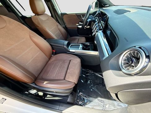 Used 2024 Mercedes-Benz GLB 250 image 14