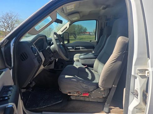 Used 2009 Ford F250 Lariat image 10