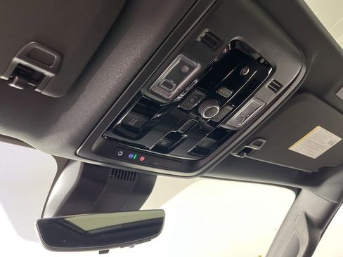 New 2026 Chevrolet Suburban High Country AWD/4WD image 32