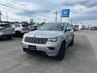 Used 2018 Jeep Grand Cherokee Altitude AWD/4WD video 1