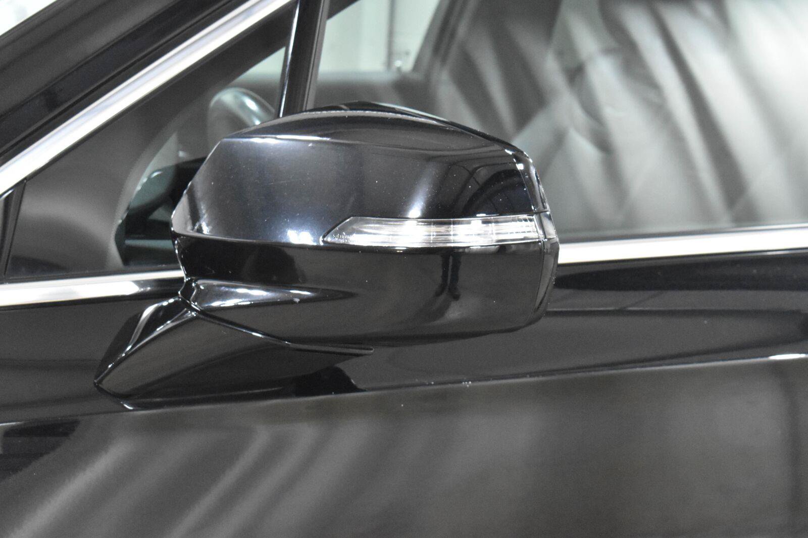 Used 2024 Cadillac XT6 Premium Luxury w/ LPO, Floor Liner Package FWD image 31