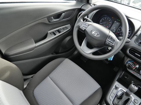 Certified 2023 Hyundai Kona SE image 9