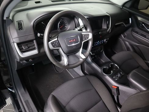 Used 2023 GMC Terrain SLE w/ Driver Convenience Package image 9