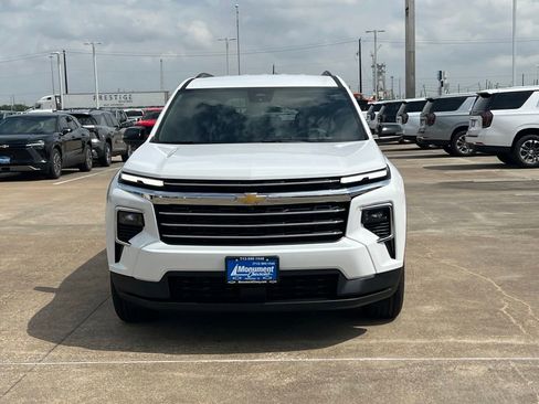 New 2026 Chevrolet Traverse LT FWD image 2