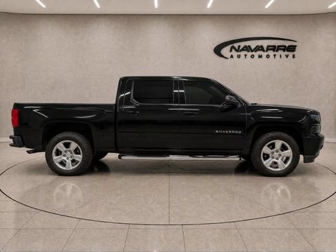 Used 2018 Chevrolet Silverado 1500 Custom w/ Custom Convenience Package RWD image 9
