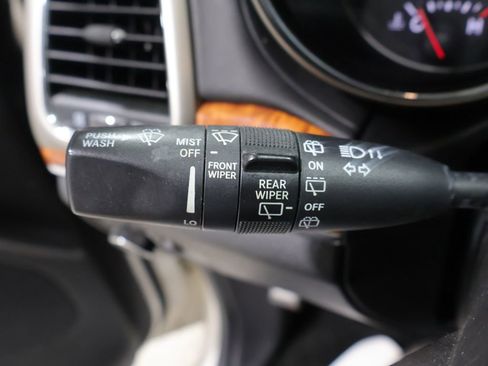 Used 2012 Jeep Grand Cherokee Overland AWD/4WD image 40