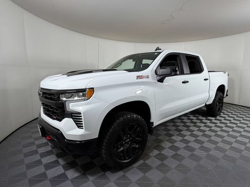 Used 2025 Chevrolet Silverado 1500 LT Trail Boss w/ Protection Package AWD/4WD image 2