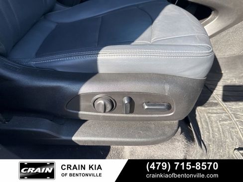 Used 2020 Buick Enclave Essence image 8