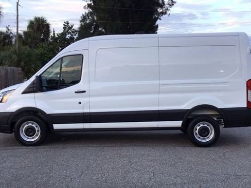 New 2026 Ford Transit 150 148 Medium Roof w/ Load Area Protection Package image 8