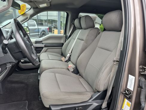 Used 2019 Ford F150 XLT w/ Equipment Group 302A Luxury AWD/4WD image 13