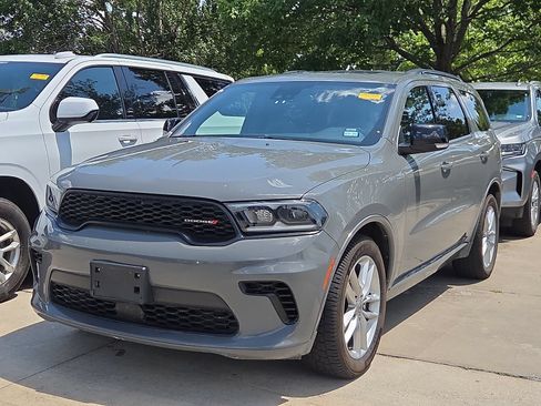 Used 2024 Dodge Durango GT RWD image 2