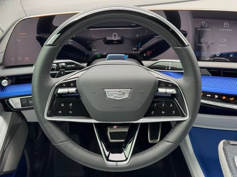 New 2027 Cadillac Optiq Luxury w/ LPO, Floor Liner Package AWD/4WD image 23