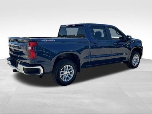 Used 2023 Chevrolet Silverado 1500 LT AWD/4WD image 25