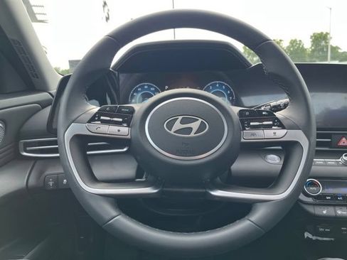 Used 2026 Hyundai Elantra Limited FWD image 22