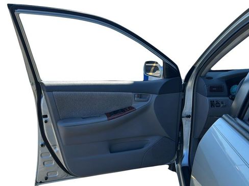 Used 2003 Toyota Corolla LE image 9